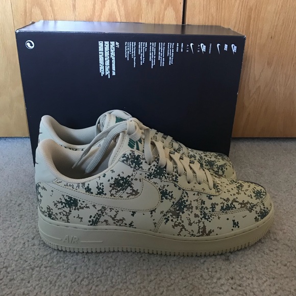 {keywor d} air force 1 lv8 team gold
